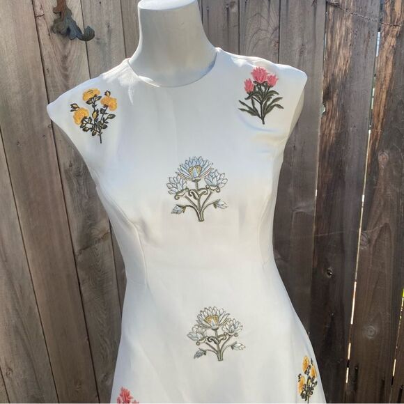 SACHIN & BABI AHLUWALIA Floral Embroidered White Dress size 2 - Picture 2 of 9
